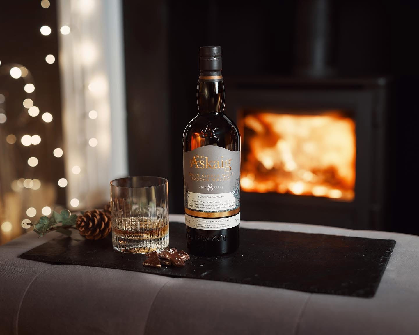 **This way whisky snobs** Whisky, 8 Years, Single Malt, Port Askaig, Isley, Scotland, 70cl, 45.8%