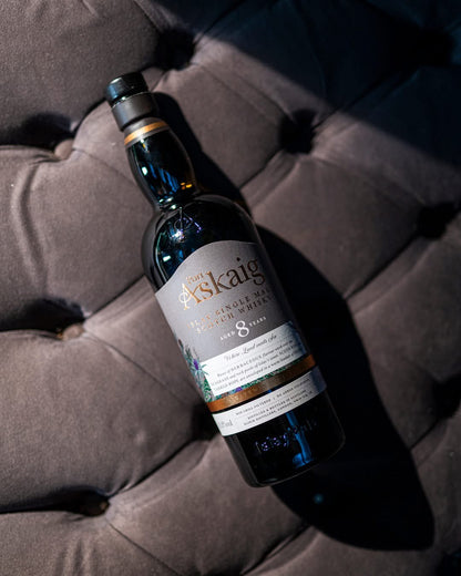 **This way whisky snobs** Whisky, 8 Years, Single Malt, Port Askaig, Isley, Scotland, 70cl, 45.8%